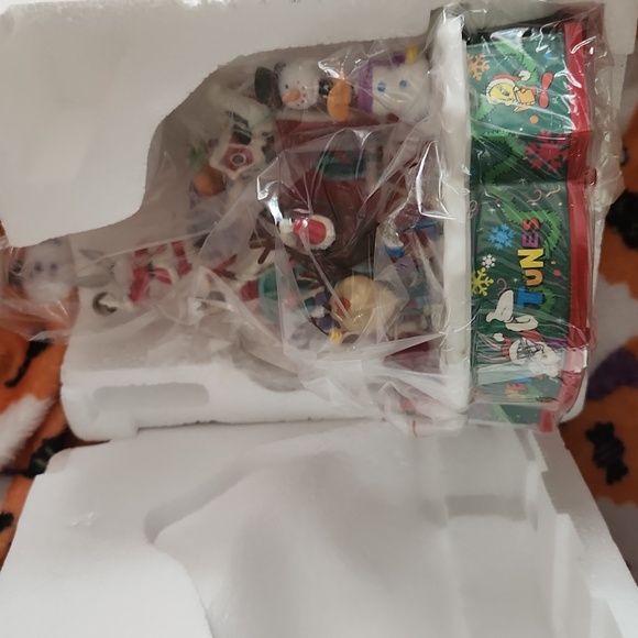 Looney Tunes Animated Musical Decoration